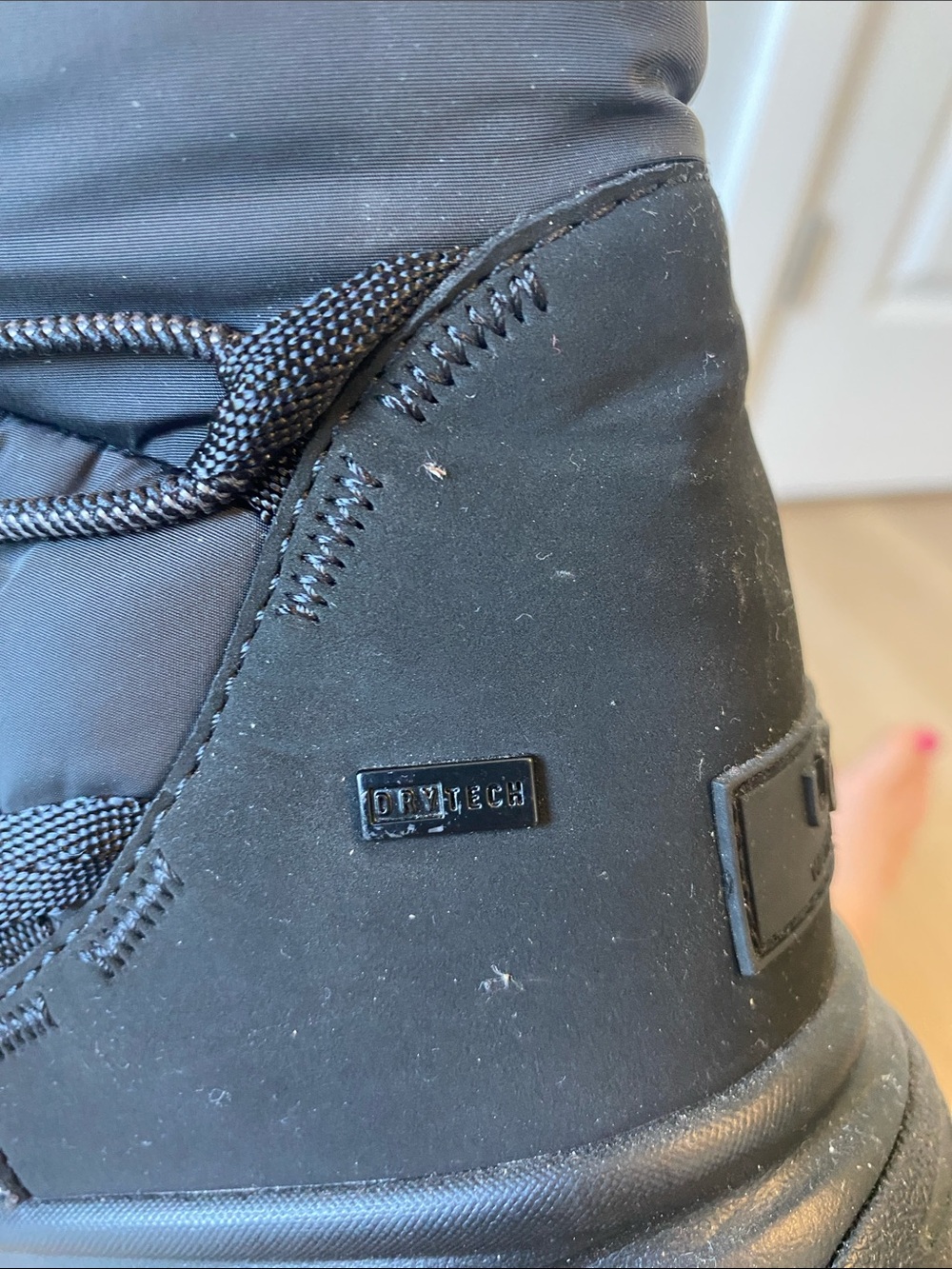 UGG Black Insulated Snow Boots Women’s Size 9 Winter Lace Up - Picture 5 of 9